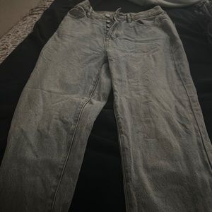 These jeans are for saleeee.